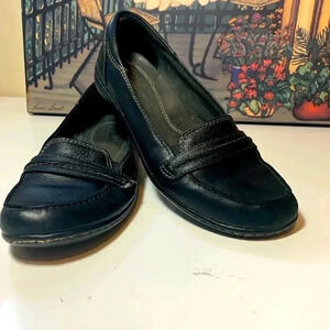 Clarks comfy black leather loafers with  taupe stitching , 8.5M
